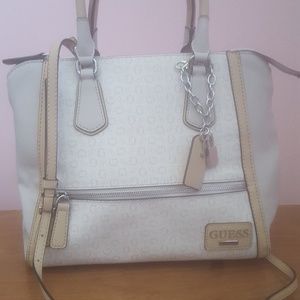 GUESS NEW WITHOUT TAGS Satchel Handbag